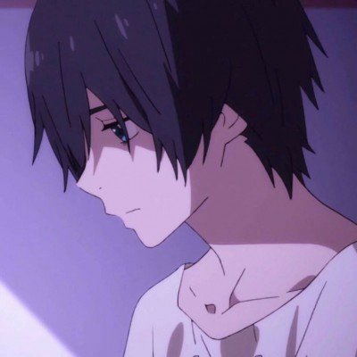 女孩太想念外公外婆睡墓碑旁不愿走